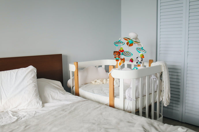  Liste de vérification pour la chambre de bébé : Les 10 indispensables pour votre bébé